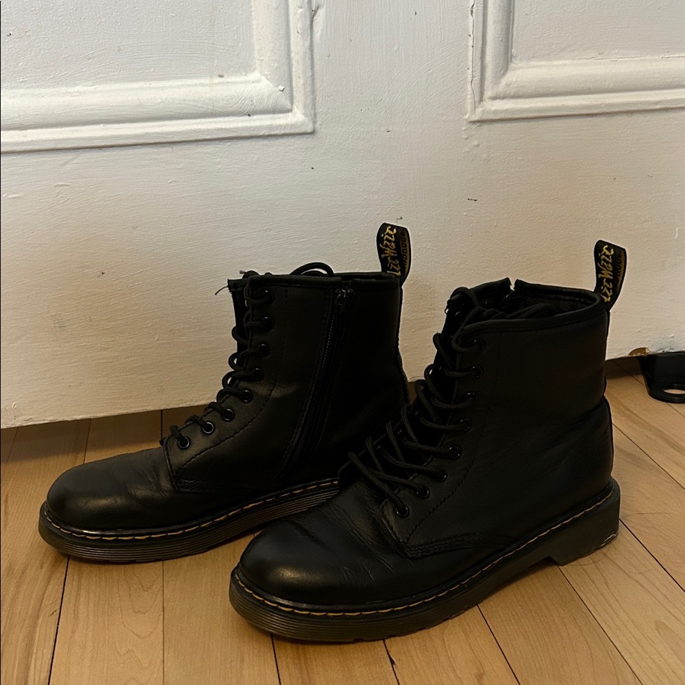 Classic Black Lace-Up Dr. Martens 1460 J Boots